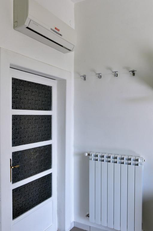 Coolor Holiday And Business Rentals Salernes Extérieur photo